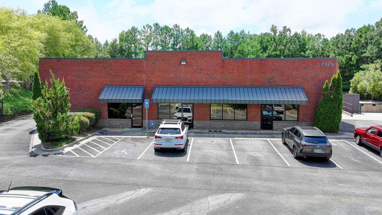 4325 Creek Park Dr, Suwanee, GA for Sale