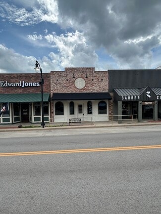 Nocona, TX Storefront - 207 Clay St