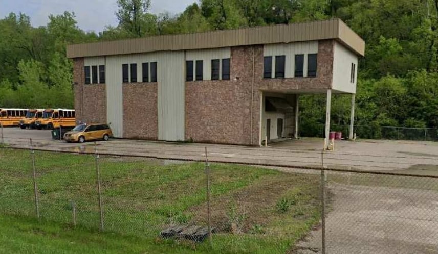 6700 NW River Park Dr, Riverside, MO for Rent