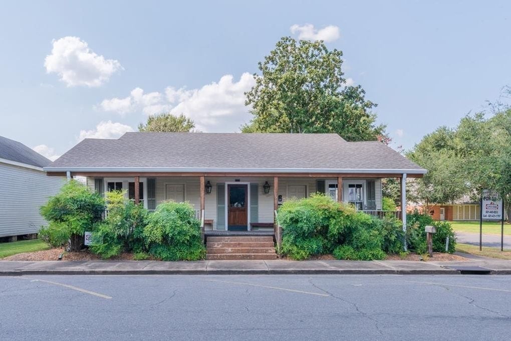 12 N Oak St, Vidalia, LA for Sale