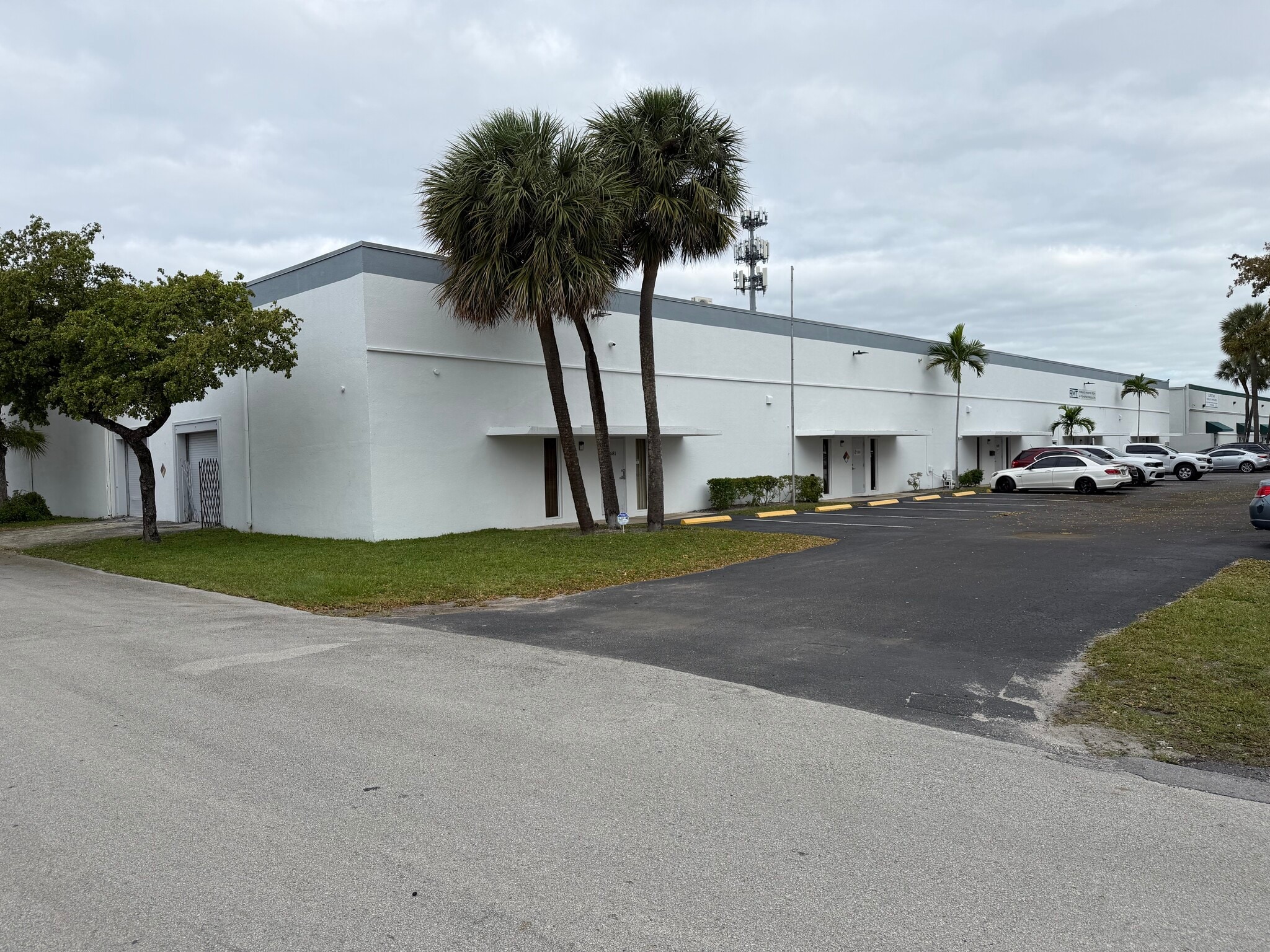 6681-6691 NW 16th Ter, Fort Lauderdale, FL for Rent