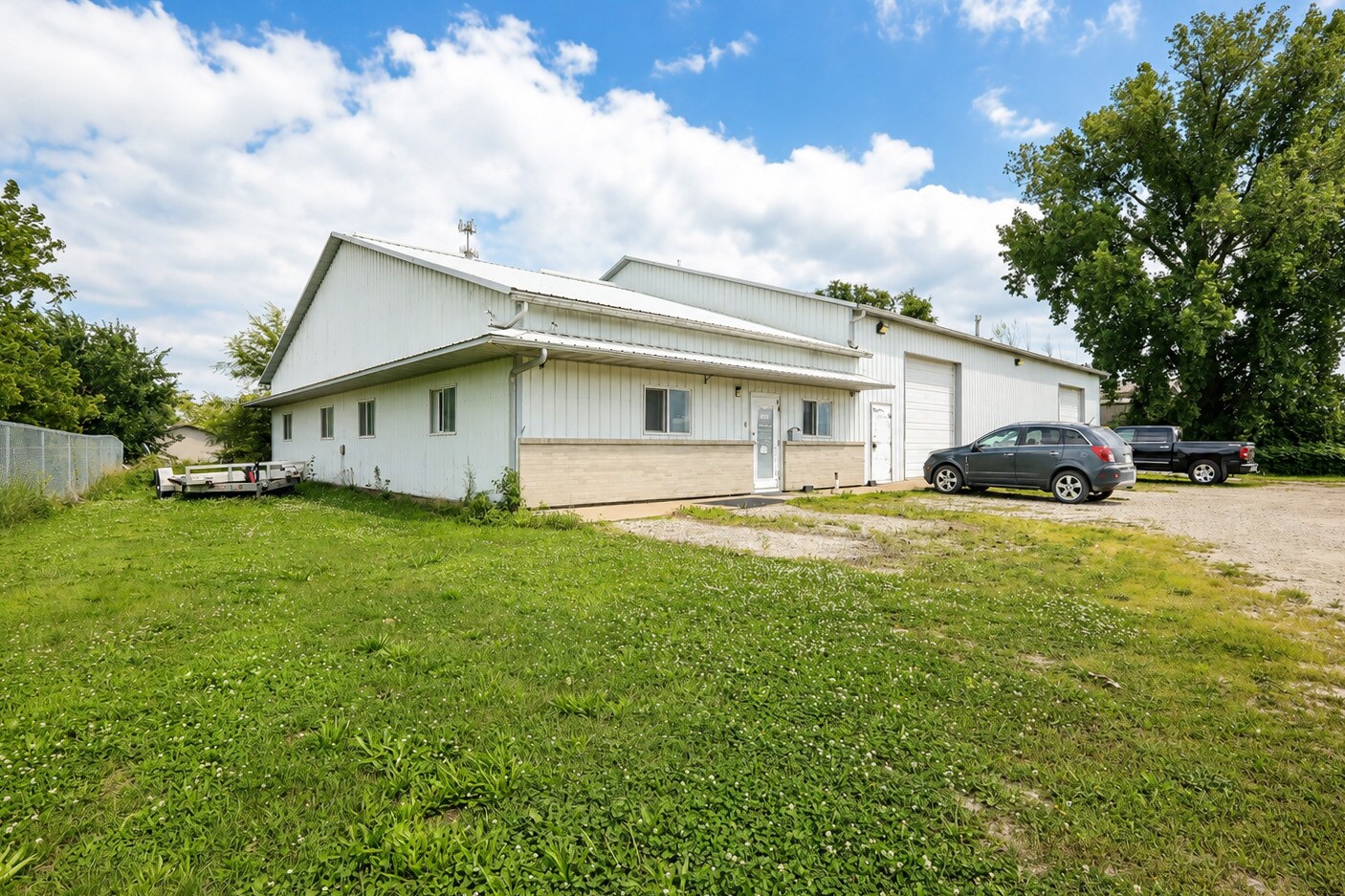235 Garfield St, Carlisle, IA for Sale