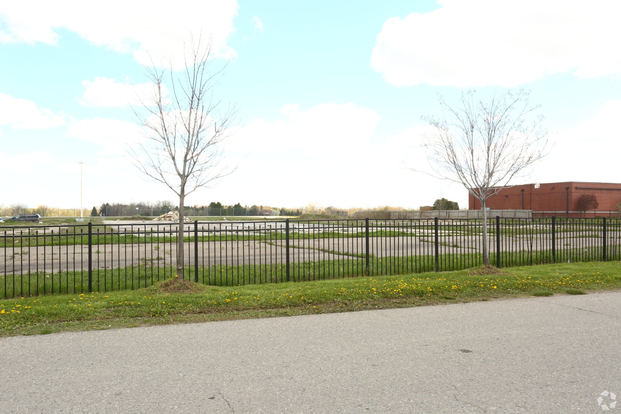 3280 W Grand River Ave, Howell, MI for Sale
