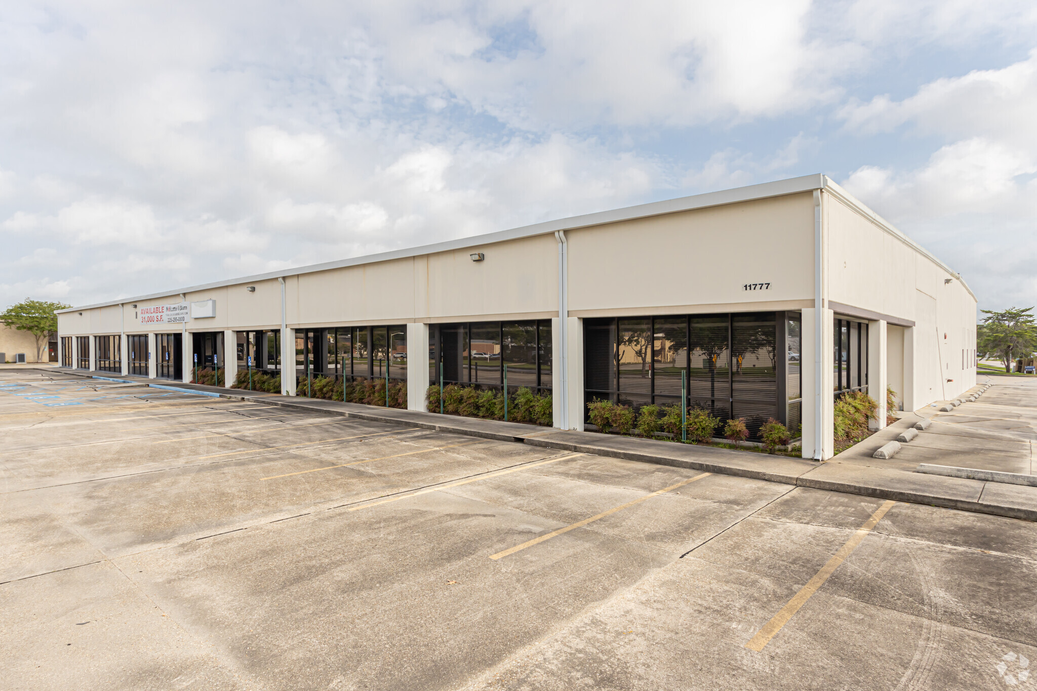 11777 Industriplex Blvd, Baton Rouge, LA for Rent