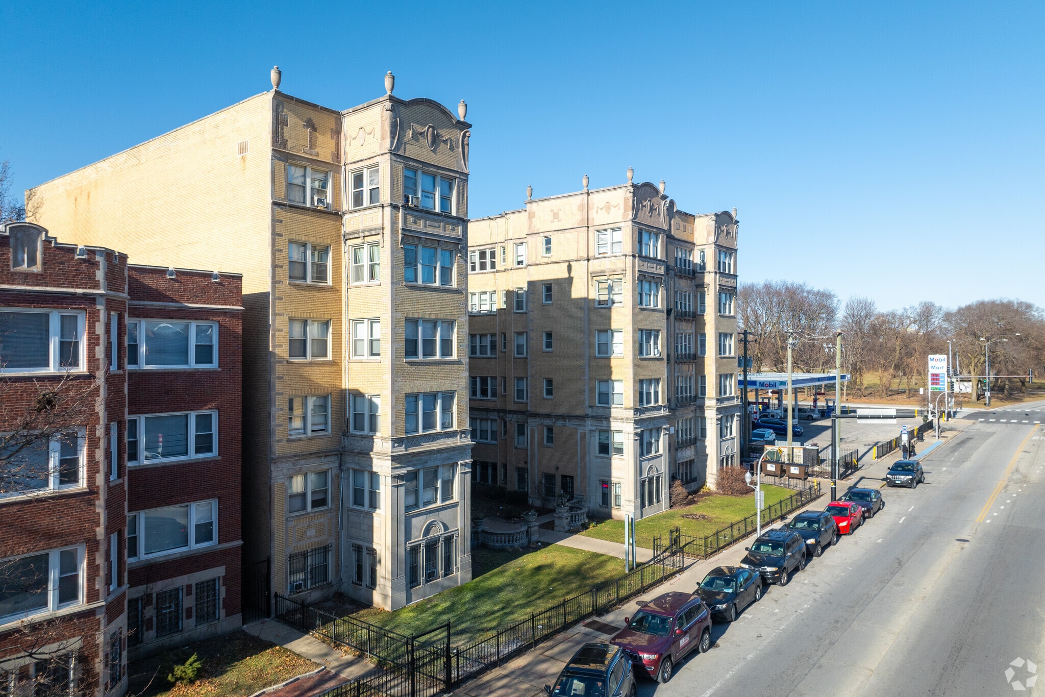 6720 S Jeffery Blvd, Chicago, IL for Sale