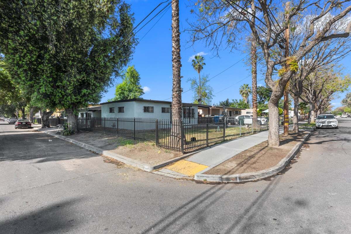179 E 16th St, San Bernardino, CA for Sale
