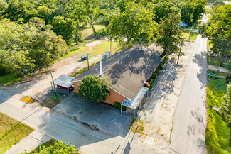 West Columbia, TX Retail - 629 E Bernard St