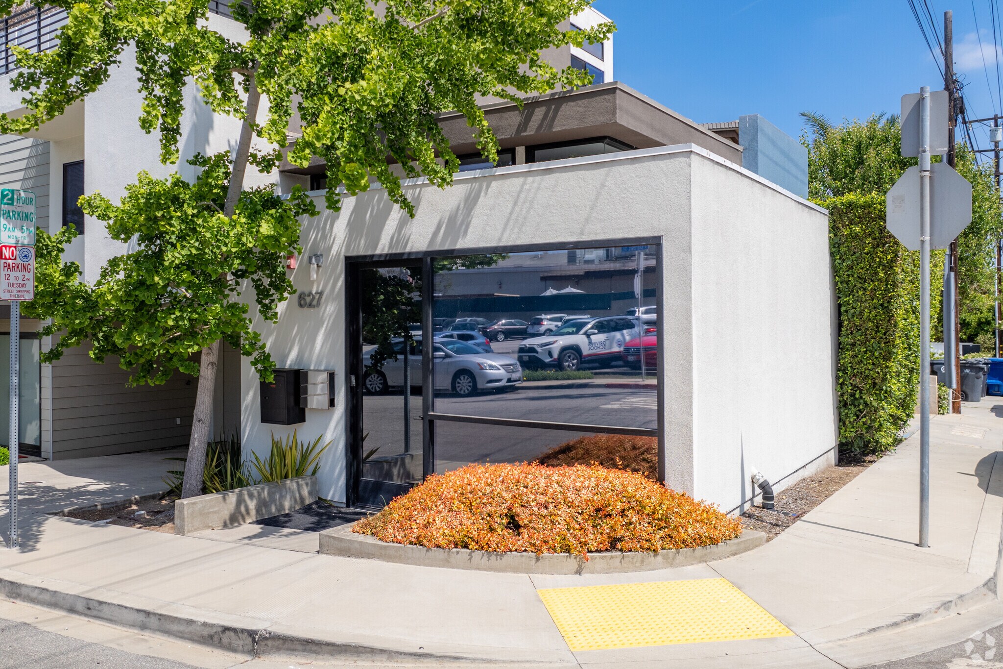 627 Aviation Way, Manhattan Beach, CA for Sale