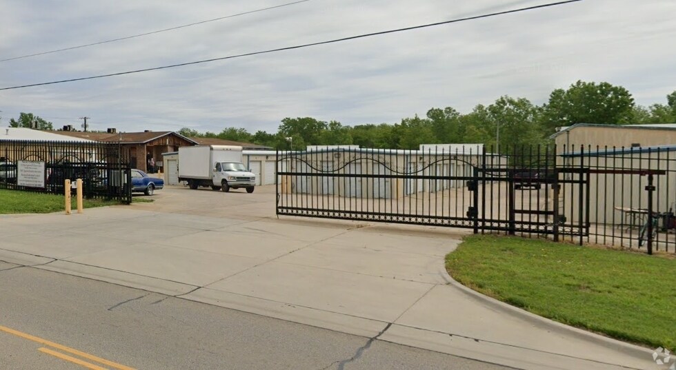 3200 S Kansas Ave, Topeka, KS for Rent