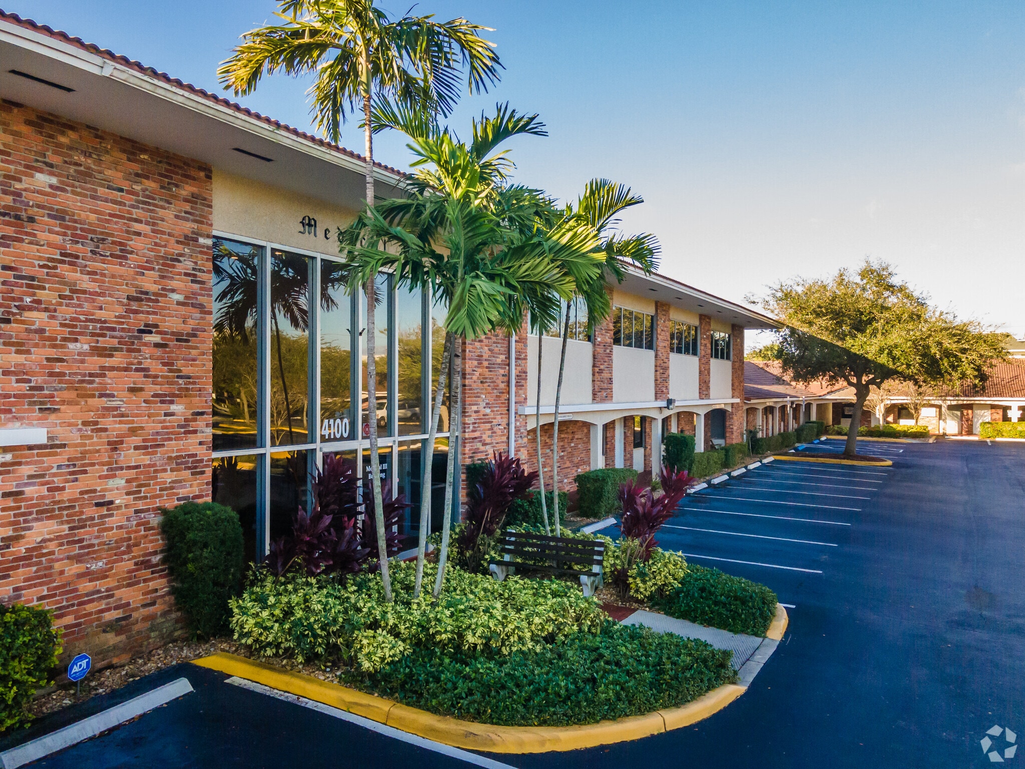 4100 S Hospital Dr, Plantation, FL for Sale