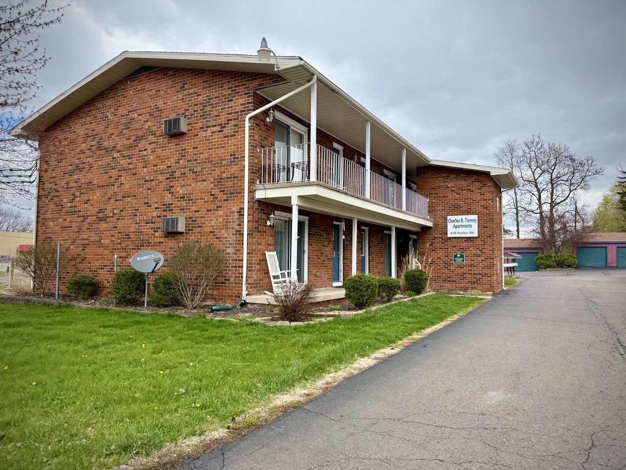 618 Renker Rd, Lansing, MI for Sale