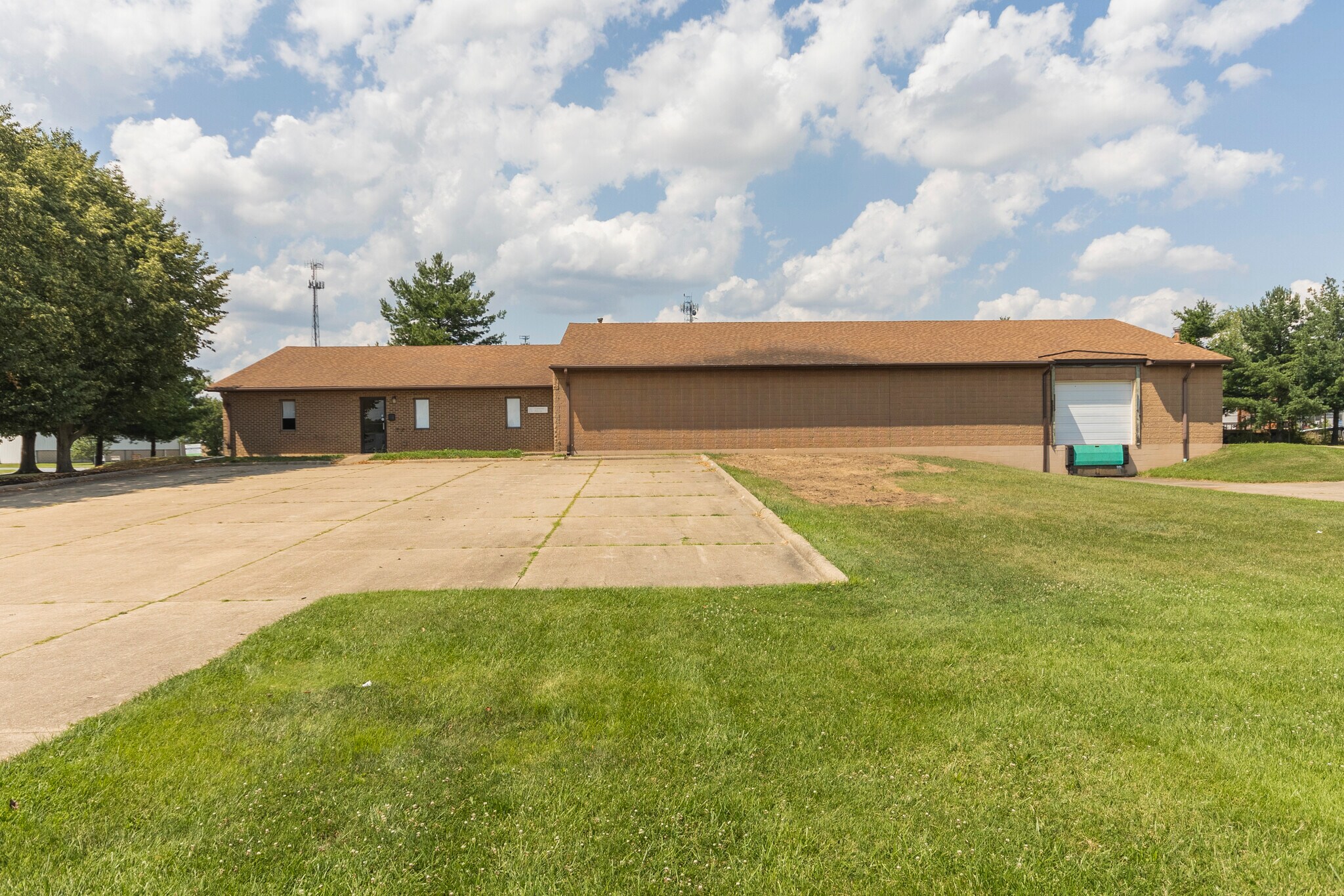 1 McCullough Dr, New Castle, DE for Rent