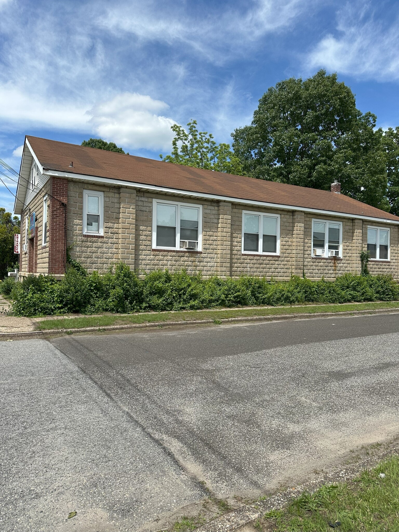 400 Magnolia St, Beverly, NJ for Sale