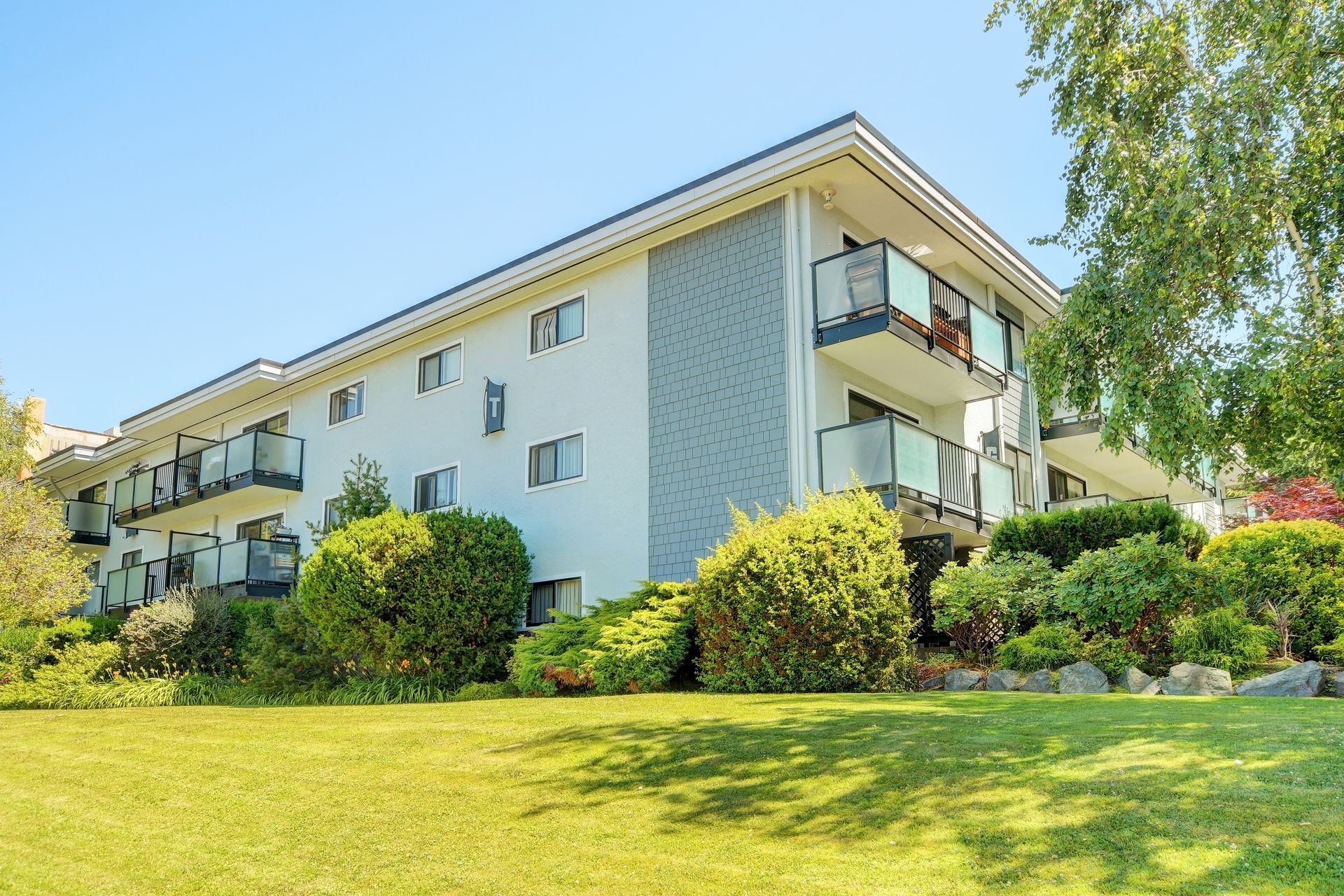 250 Gorge Rd W, Saanich, BC for Sale