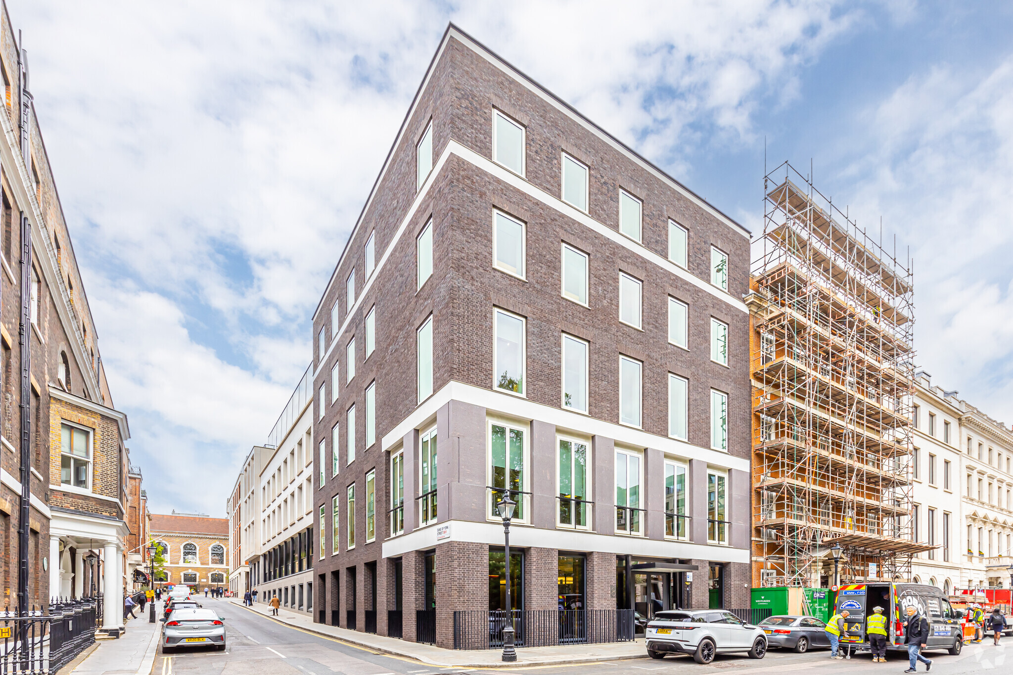 8 St. James's Sq, London, LND for Rent