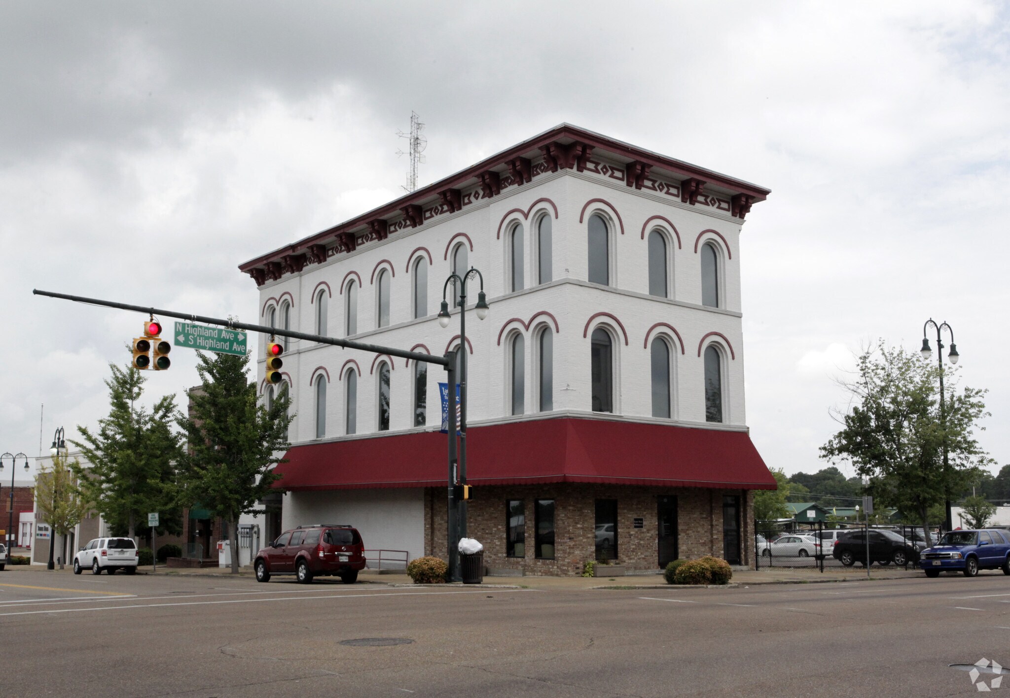 101 N Highland Ave, Jackson, TN for Sale