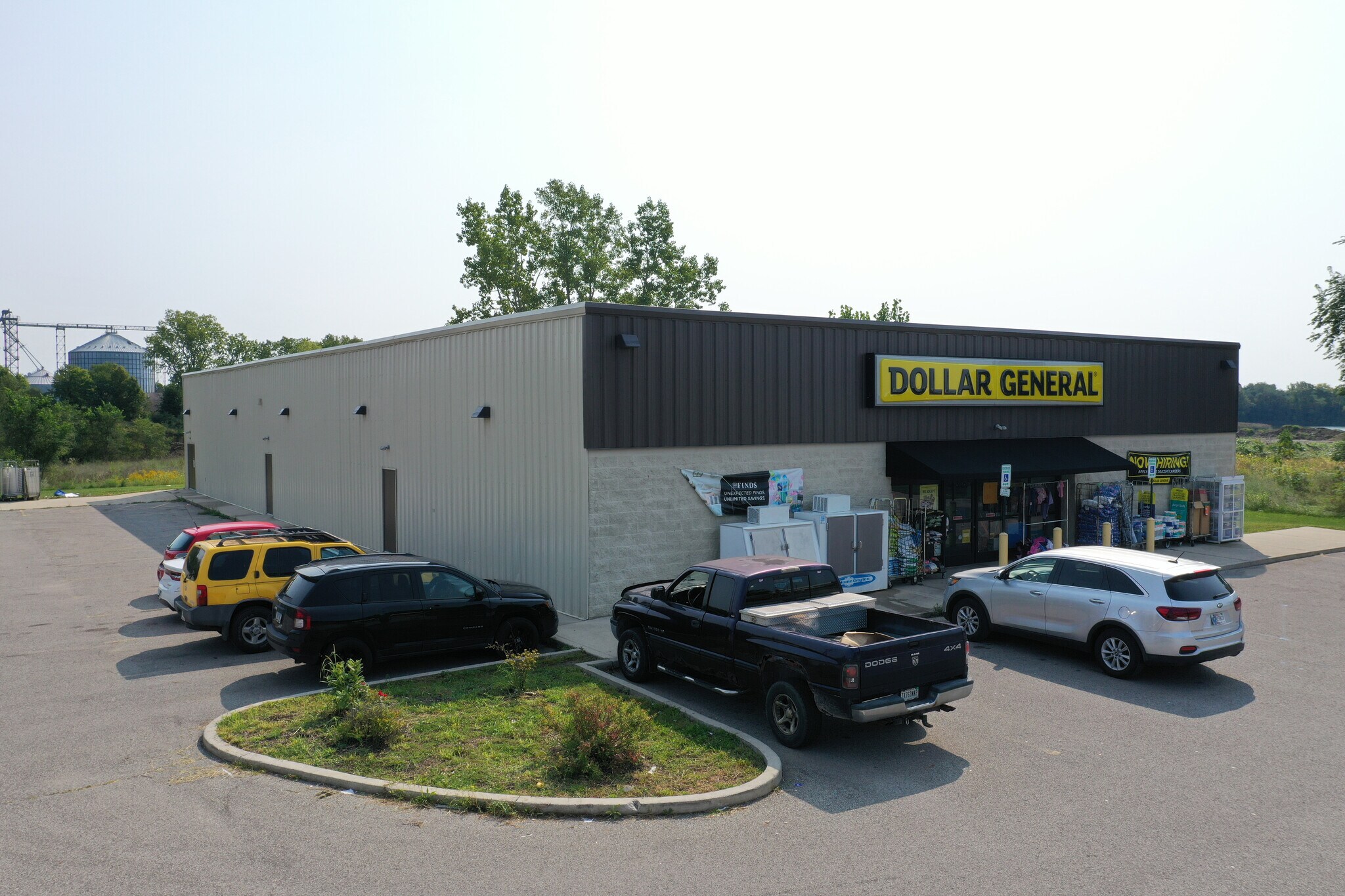 221 W School St, Leesburg, IN for Sale