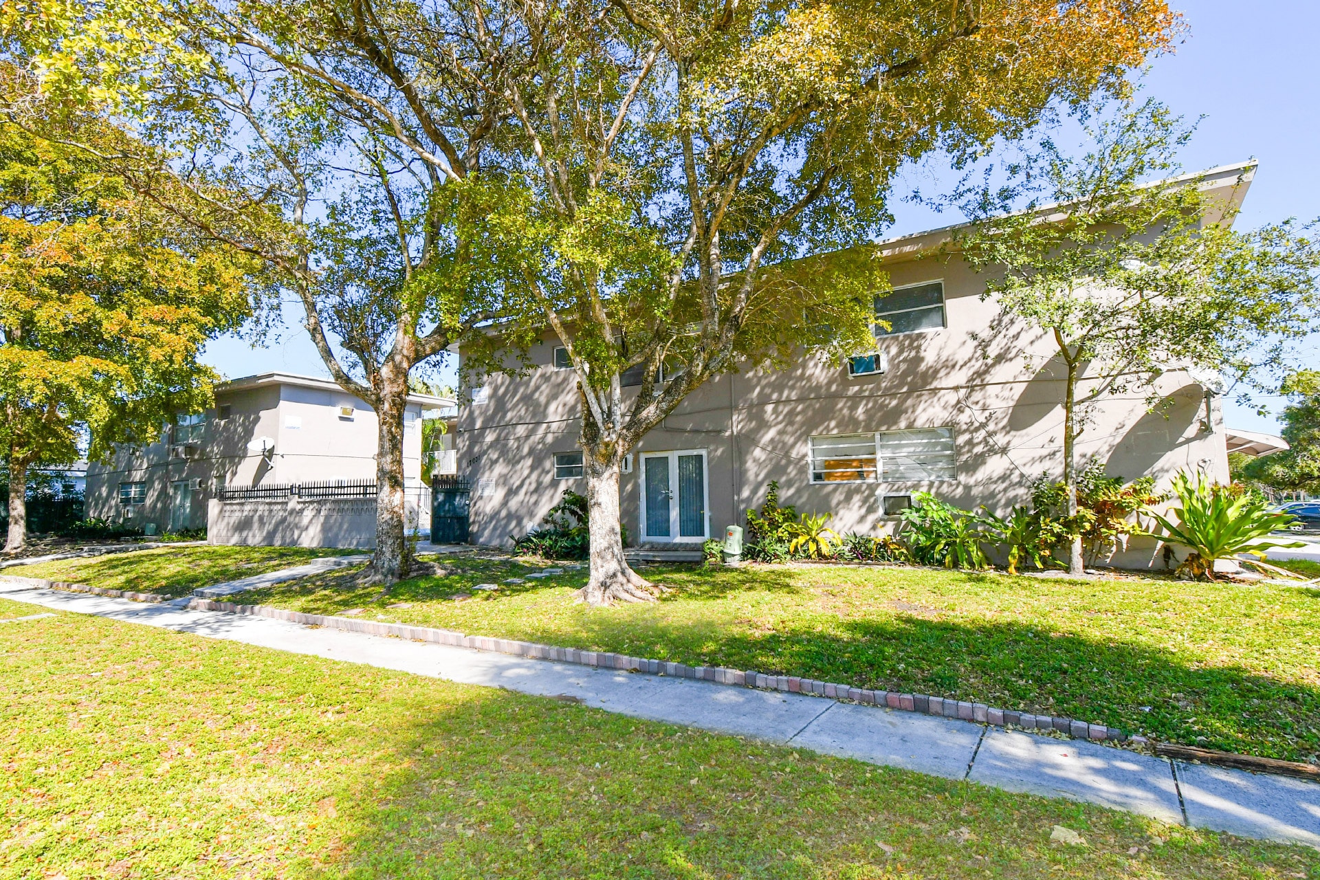 17031 NE 21st Ave, North Miami Beach, FL for Sale