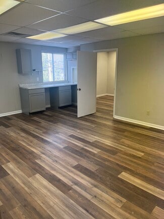 Chagrin Falls, OH Office - 8221-8237 E Washington St Chagrin Falls, OH Office - 8221-8237 E Washington St