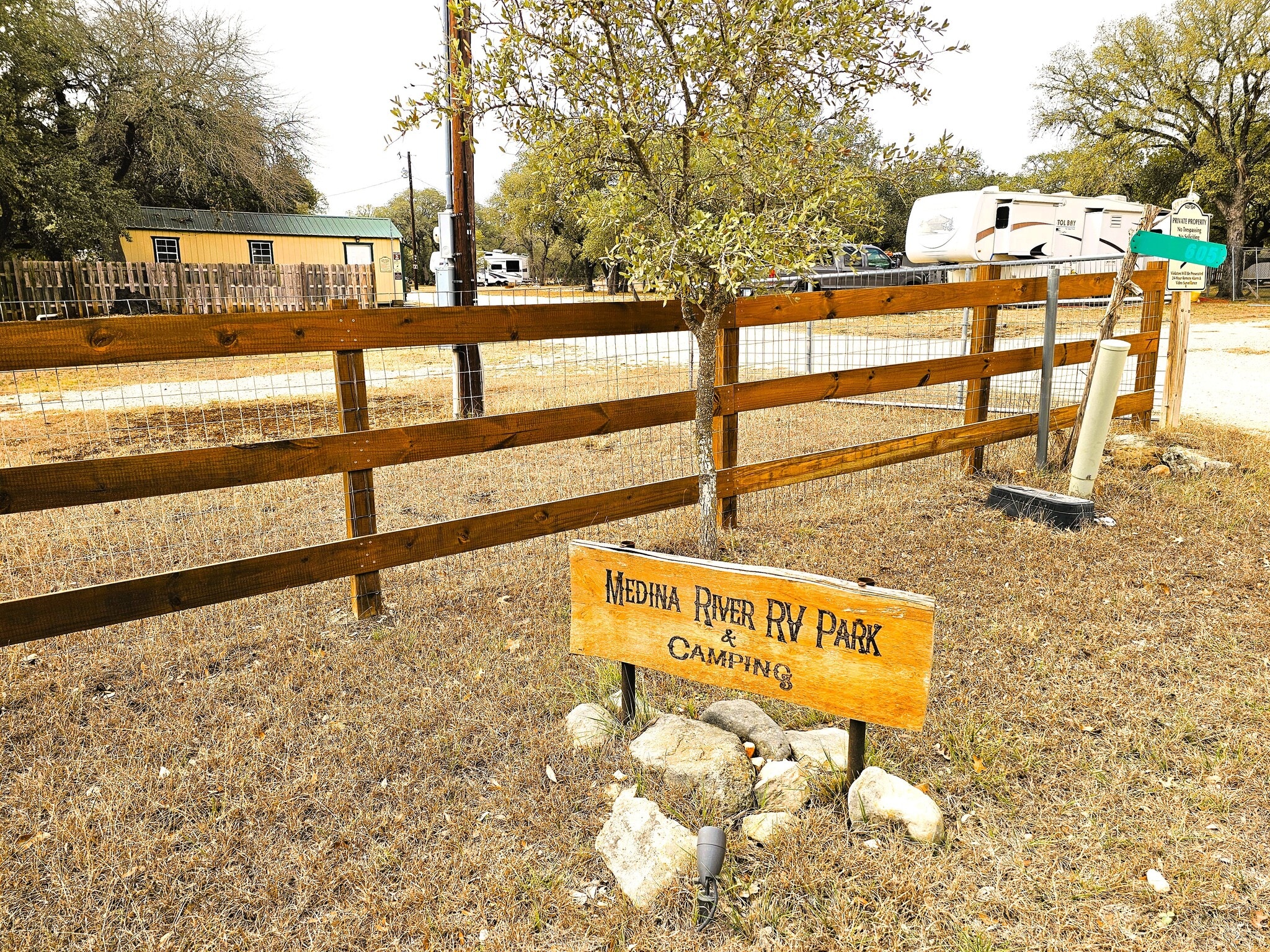 605 Lakeshore Ln, Bandera, TX for Sale