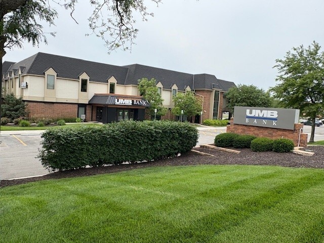 15301 W 87th Street Pky, Lenexa, KS for Rent