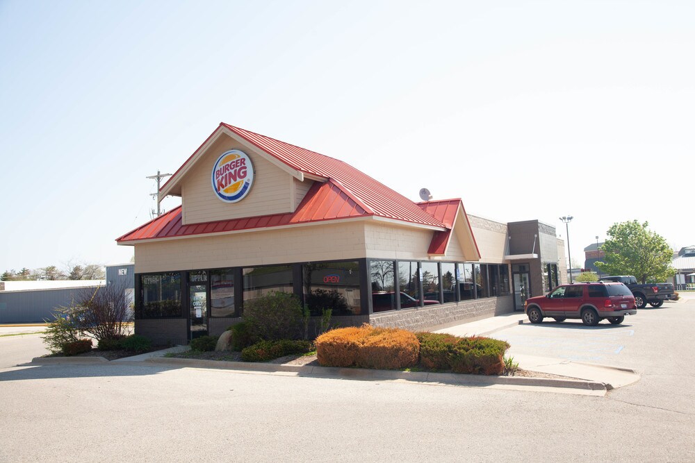 103 S Nicolet St, Mackinaw City, MI for Rent