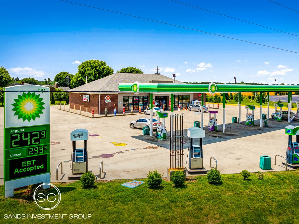1104 S Broadway St, Portland, TN for Sale