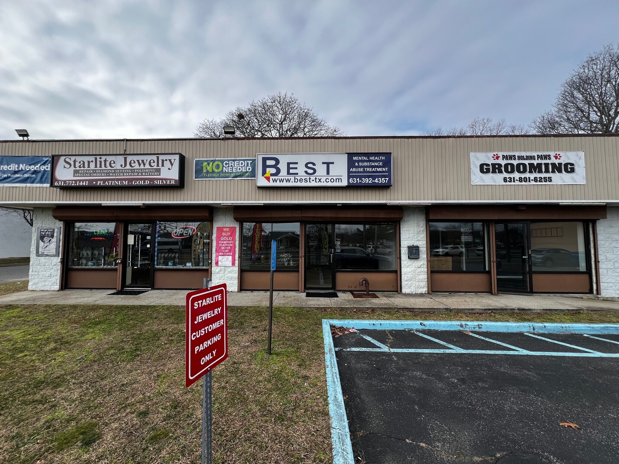 162 Margin Dr, Shirley, NY for Rent