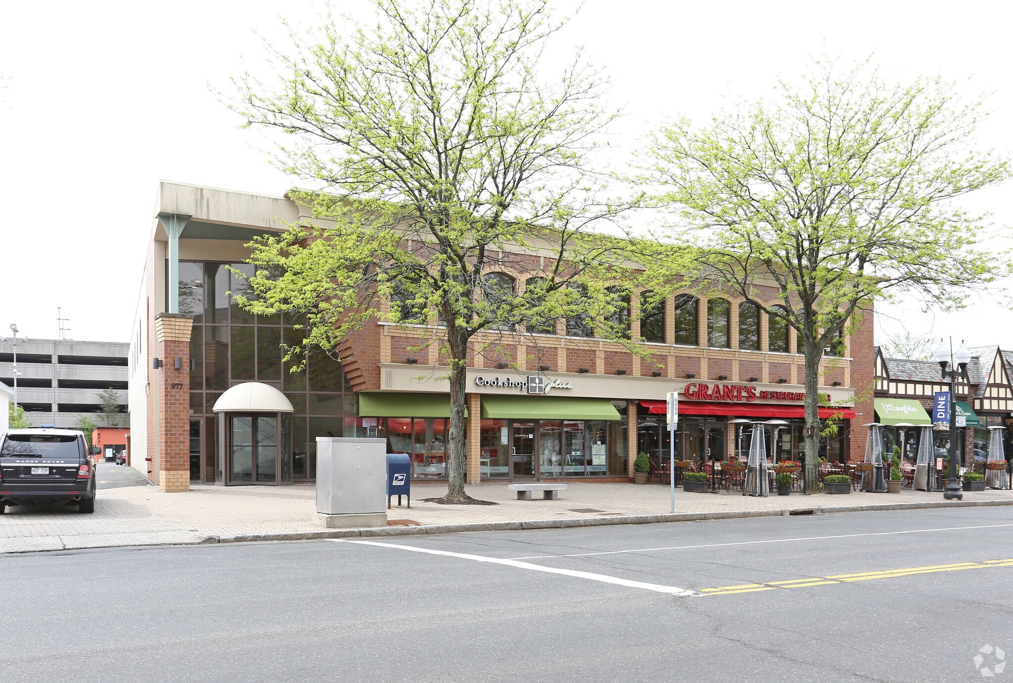 977 Farmington Ave, West Hartford, CT for Rent