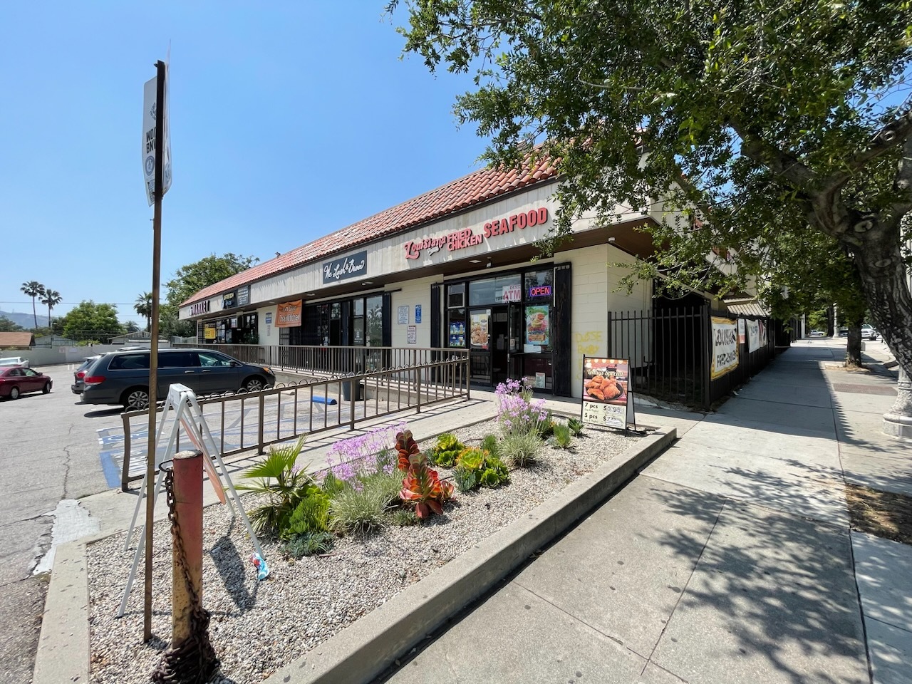 1361 N Fair Oaks Ave, Pasadena, CA for Sale