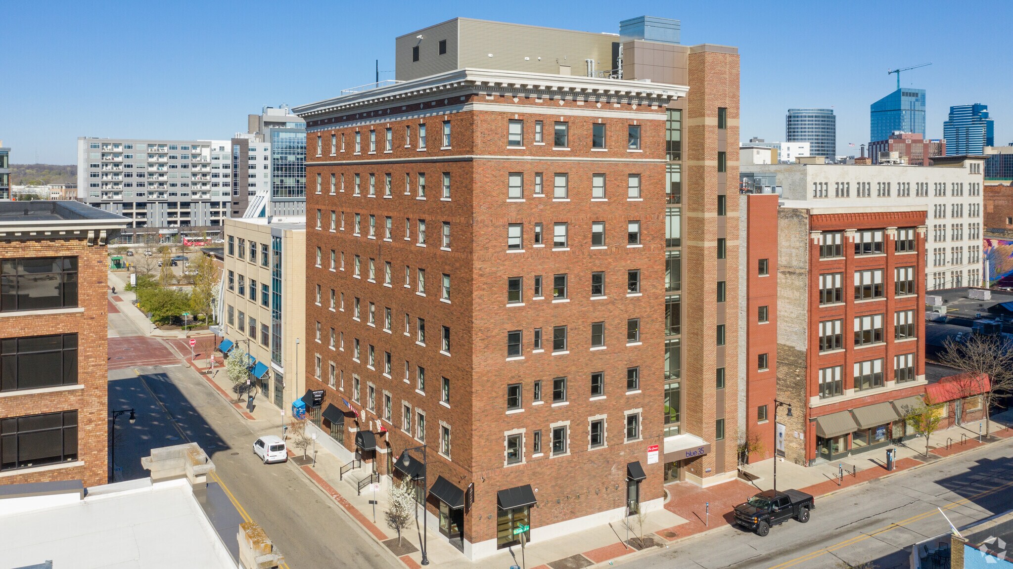 35 Oakes St SW, Grand Rapids, MI for Rent