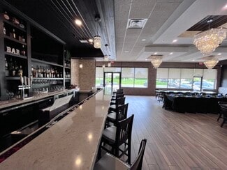 Hanover Park, IL Retail - 5650-5682 Arlington Dr E