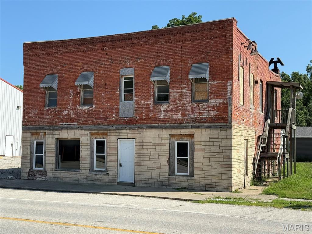 107 W Main St, Coffeen, IL for Sale