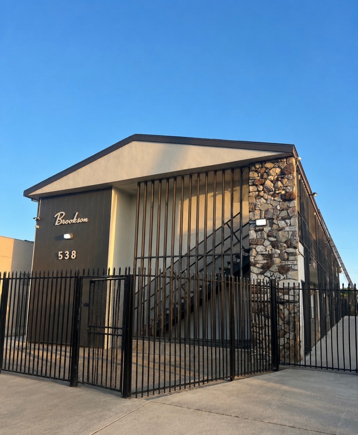 538 W 82nd St, Los Angeles, CA for Sale