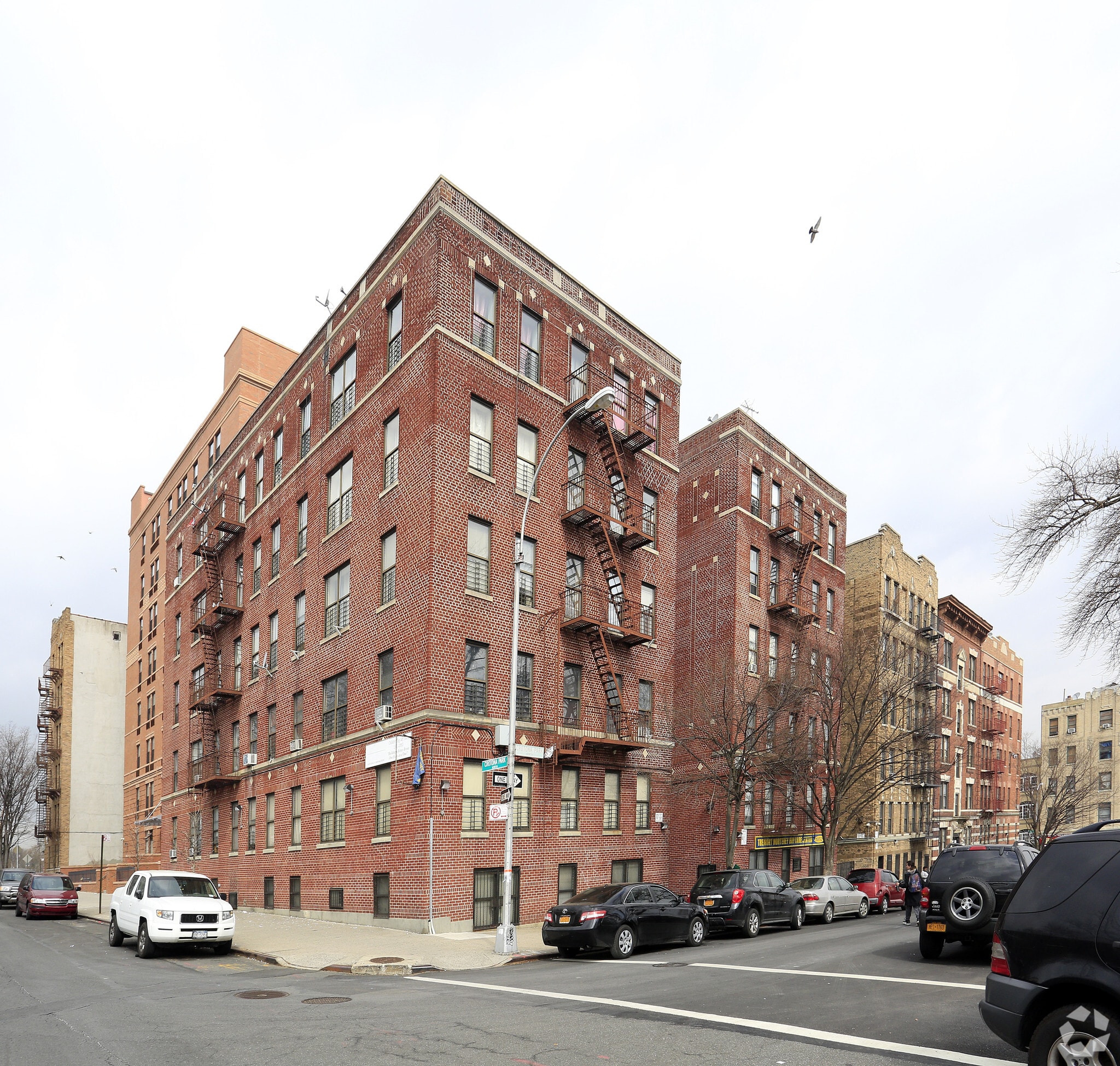 887 Crotona Pky N, Bronx, NY for Rent
