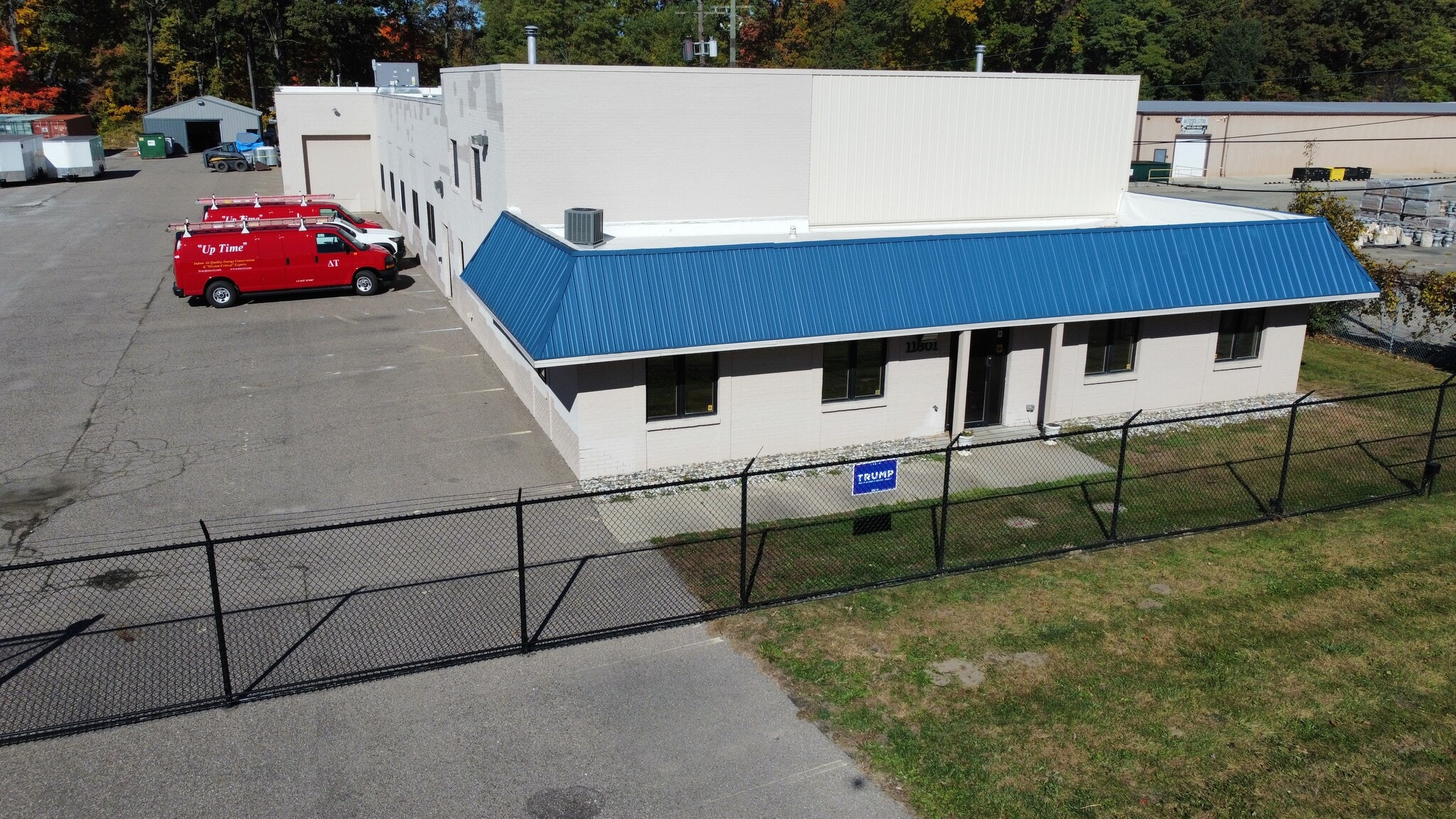 11801 Grand River Ave, Brighton, MI for Rent