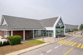 Montréal, QC Retail - 300 Av Sainte-Croix Montréal, QC Retail - 300 Av Sainte-Croix