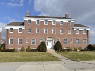 Lindenhurst, NY undefined - 260 S Wellwood Ave