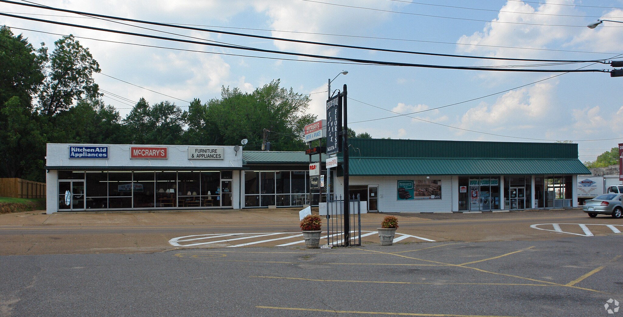 425 W Main St, Senatobia, MS for Sale