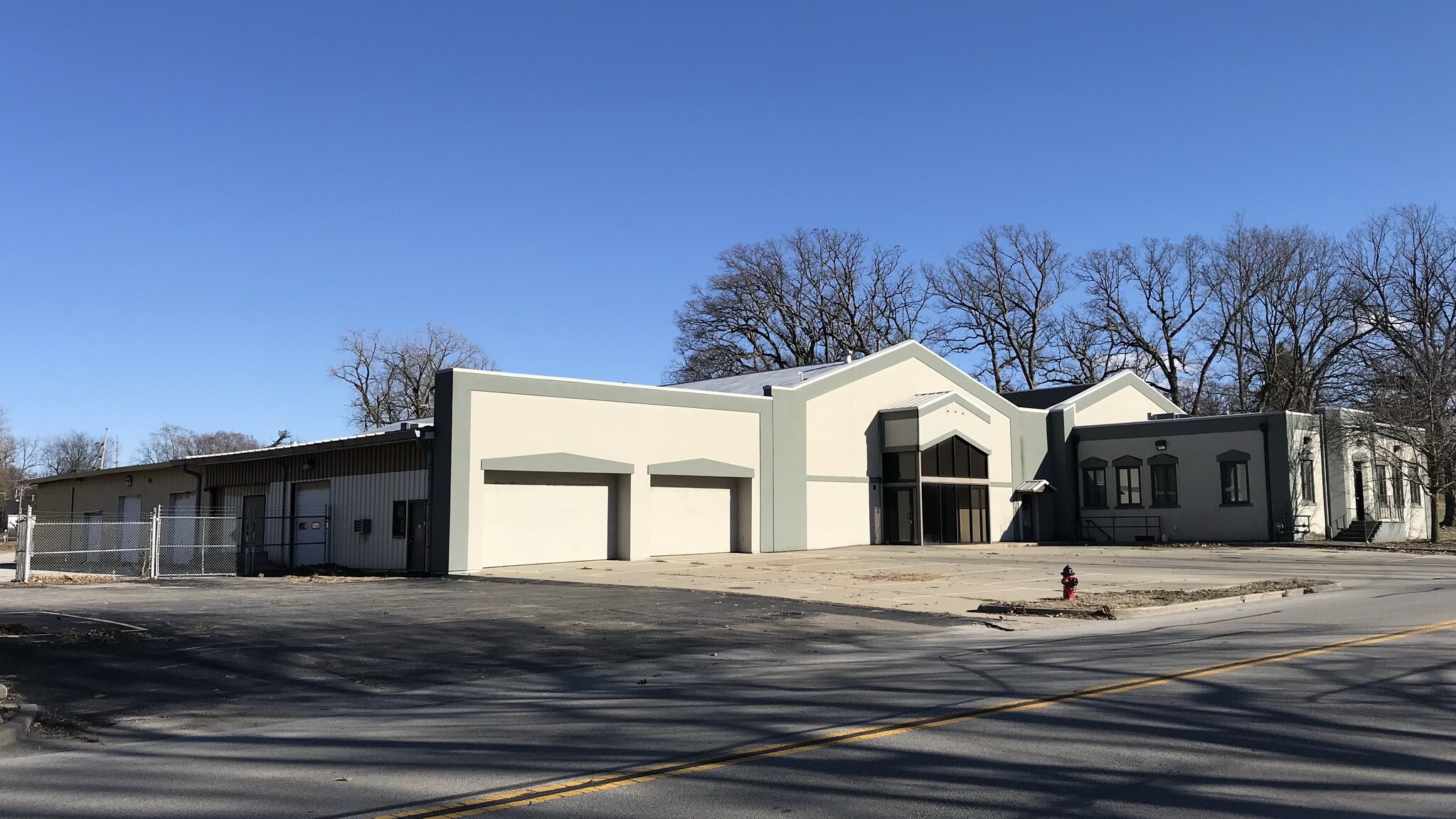 700 N Macarthur Blvd Springfield, IL 62702 Industrial Property for
