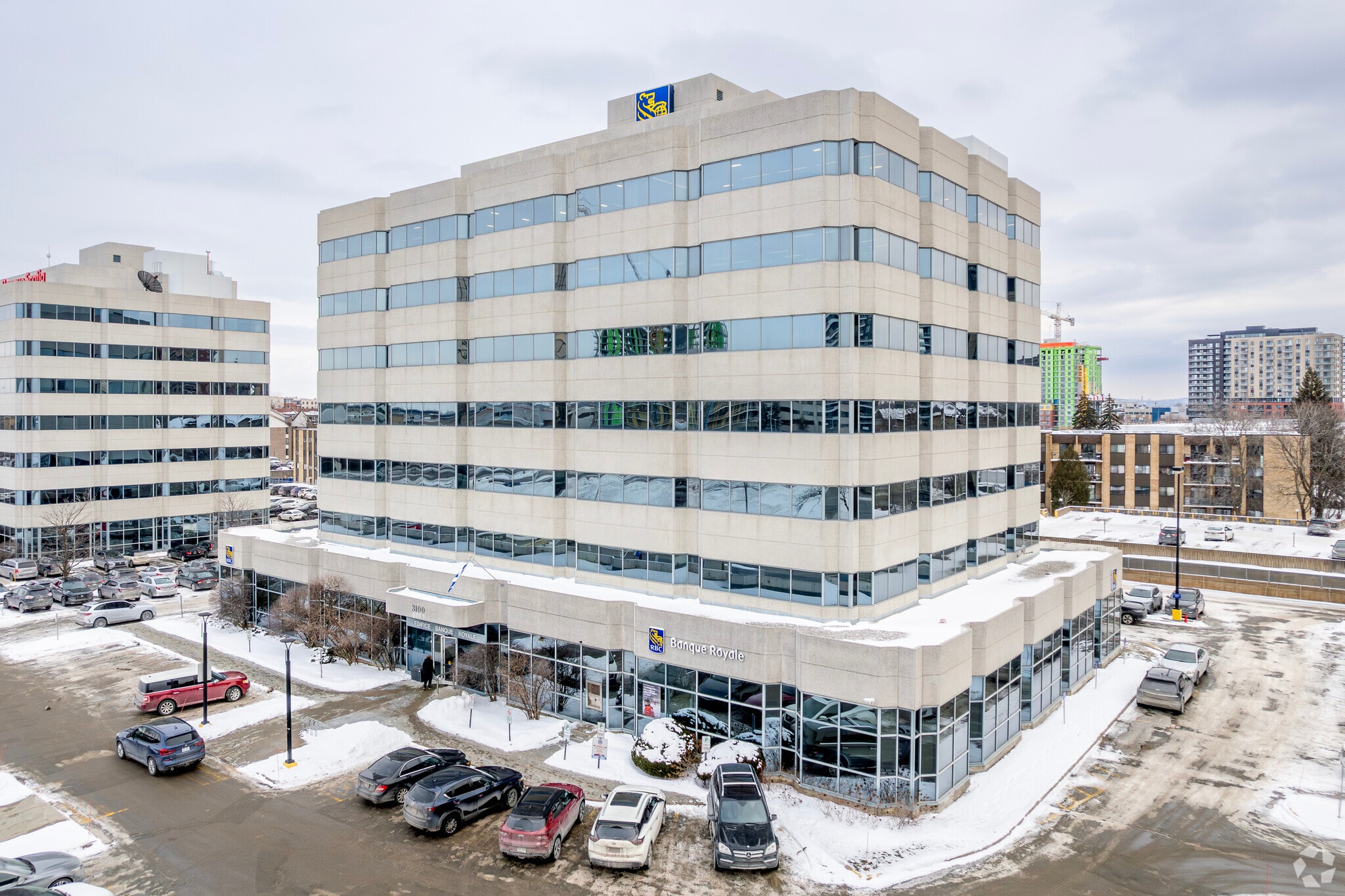 3100 Boul Le Carrefour, Laval, QC for Rent