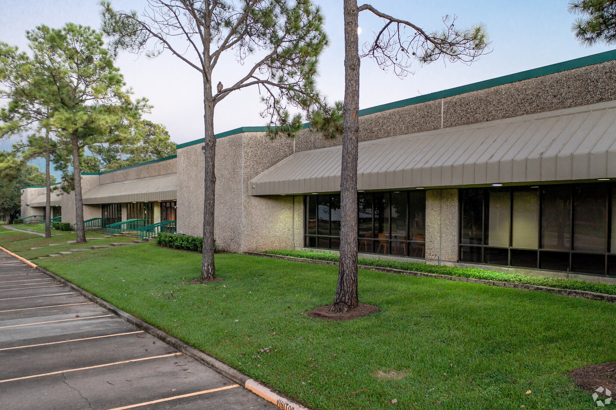 467-487 W 38th St, Houston, TX for Rent