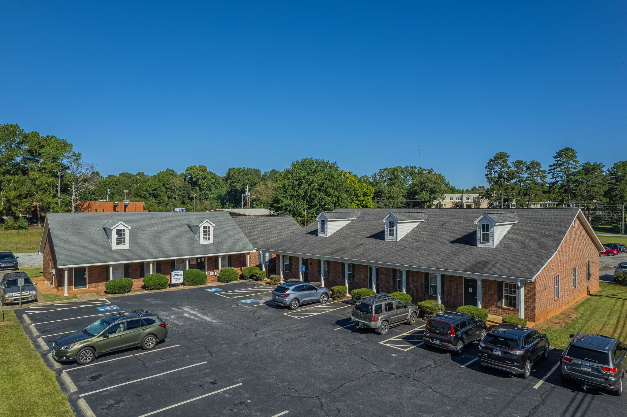 679 Hospital Rd, Commerce, GA for Rent