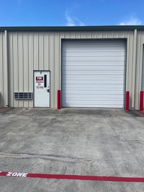 2260 Dickinson Ave, Dickinson, TX for Rent