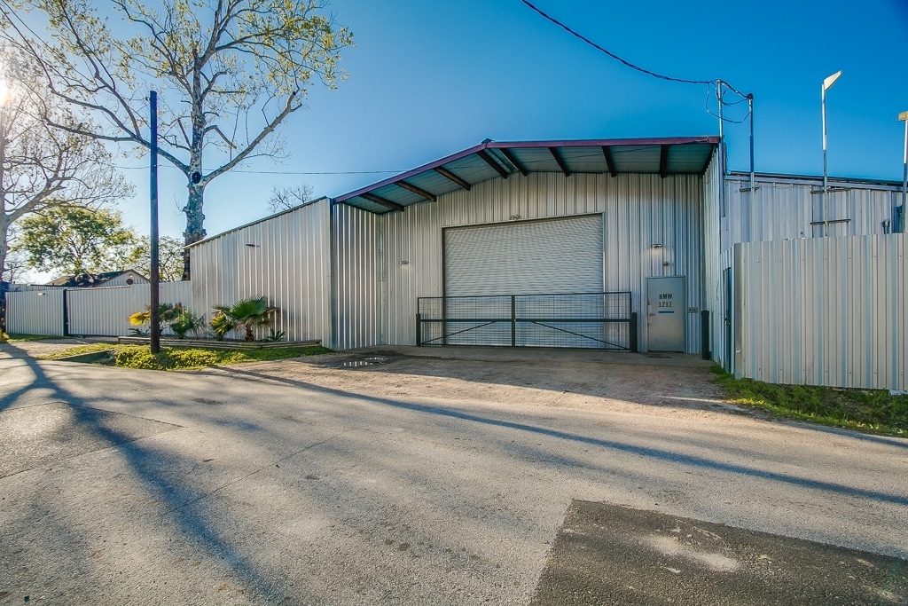 1212 E 28th St, Houston, TX for Sale