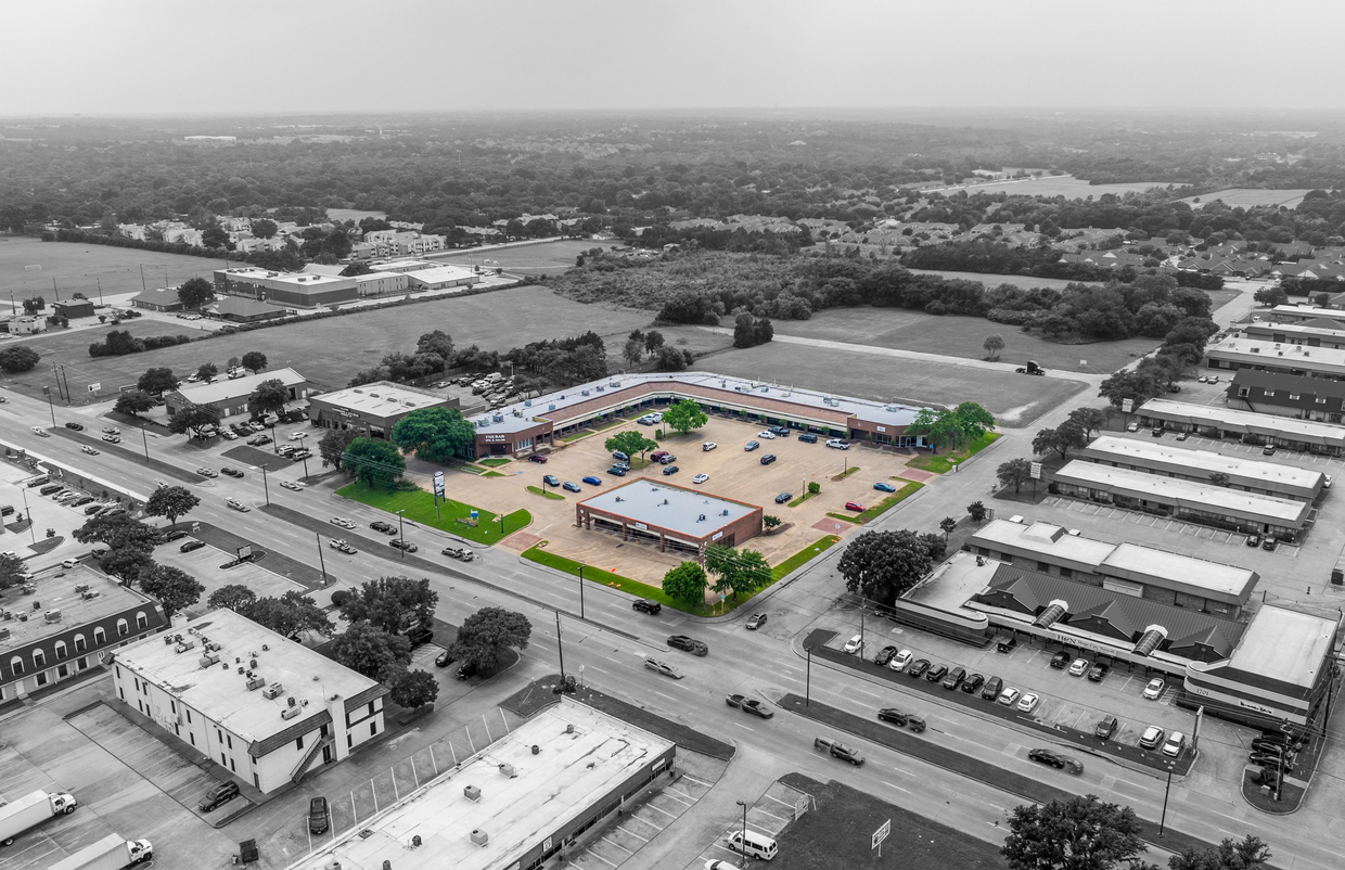 1615 N Hampton Rd, DeSoto, TX for Sale