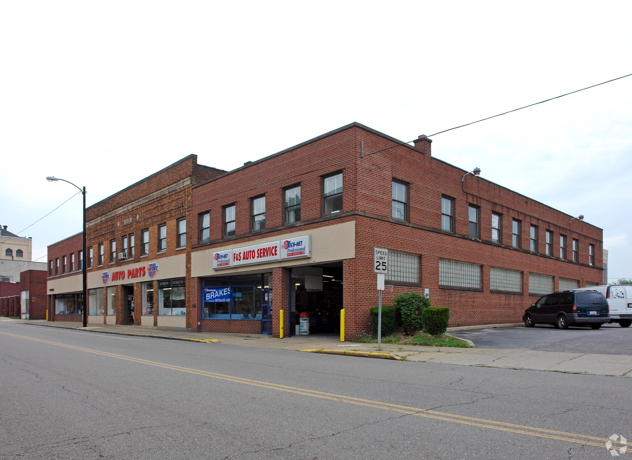 135-157 Pine Ave SE, Warren, OH for Rent