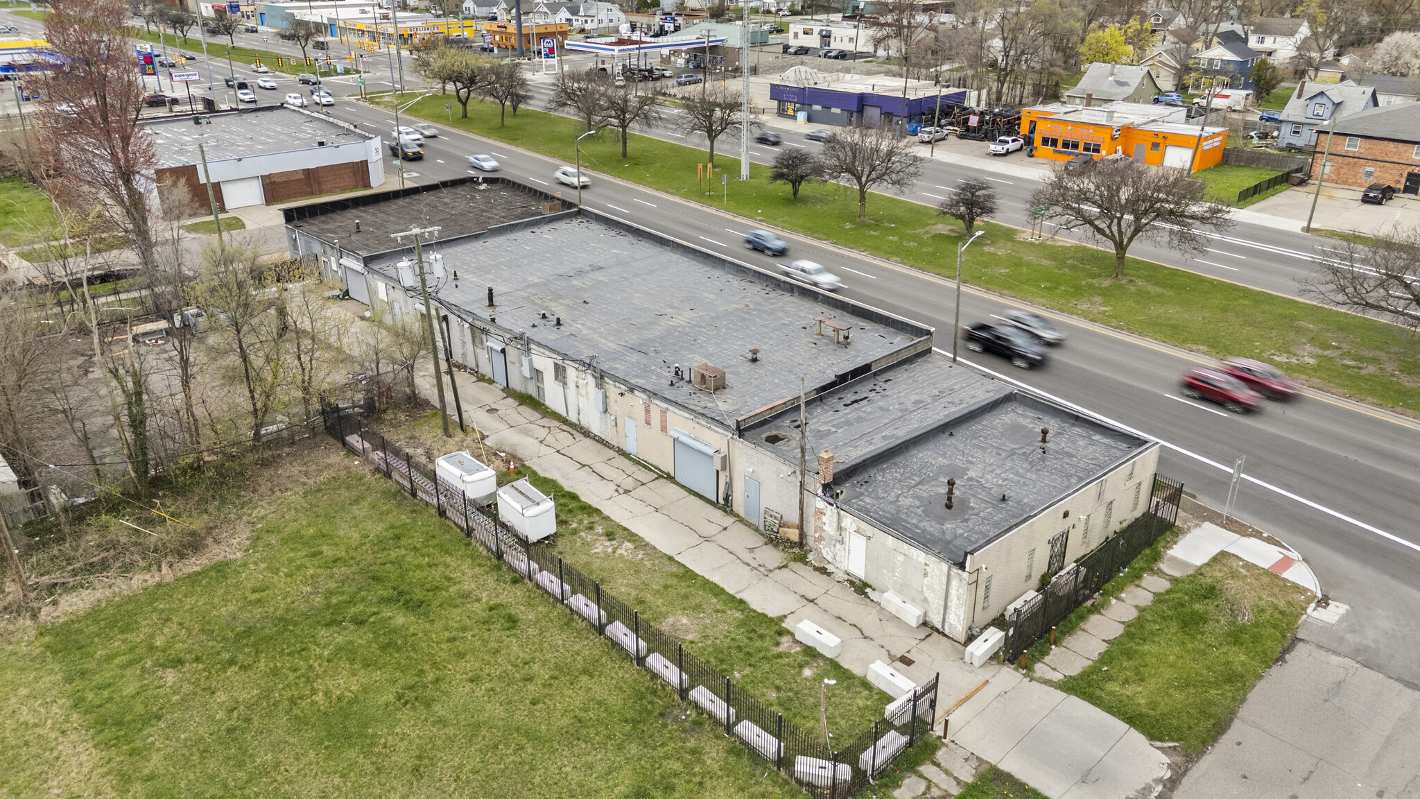 300 E 8 Mile Rd, Detroit, MI for Sale
