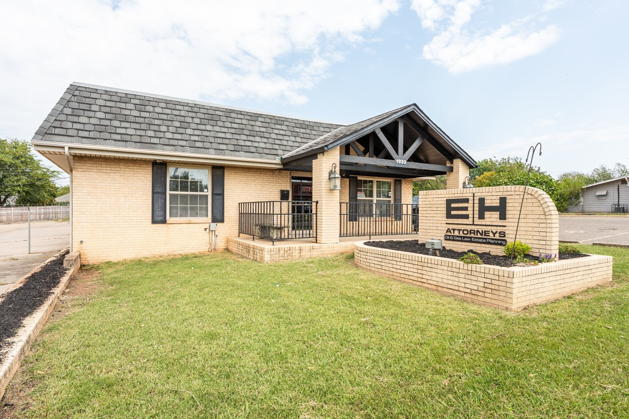 1933 NW 39th St, Oklahoma City, OK for Sale