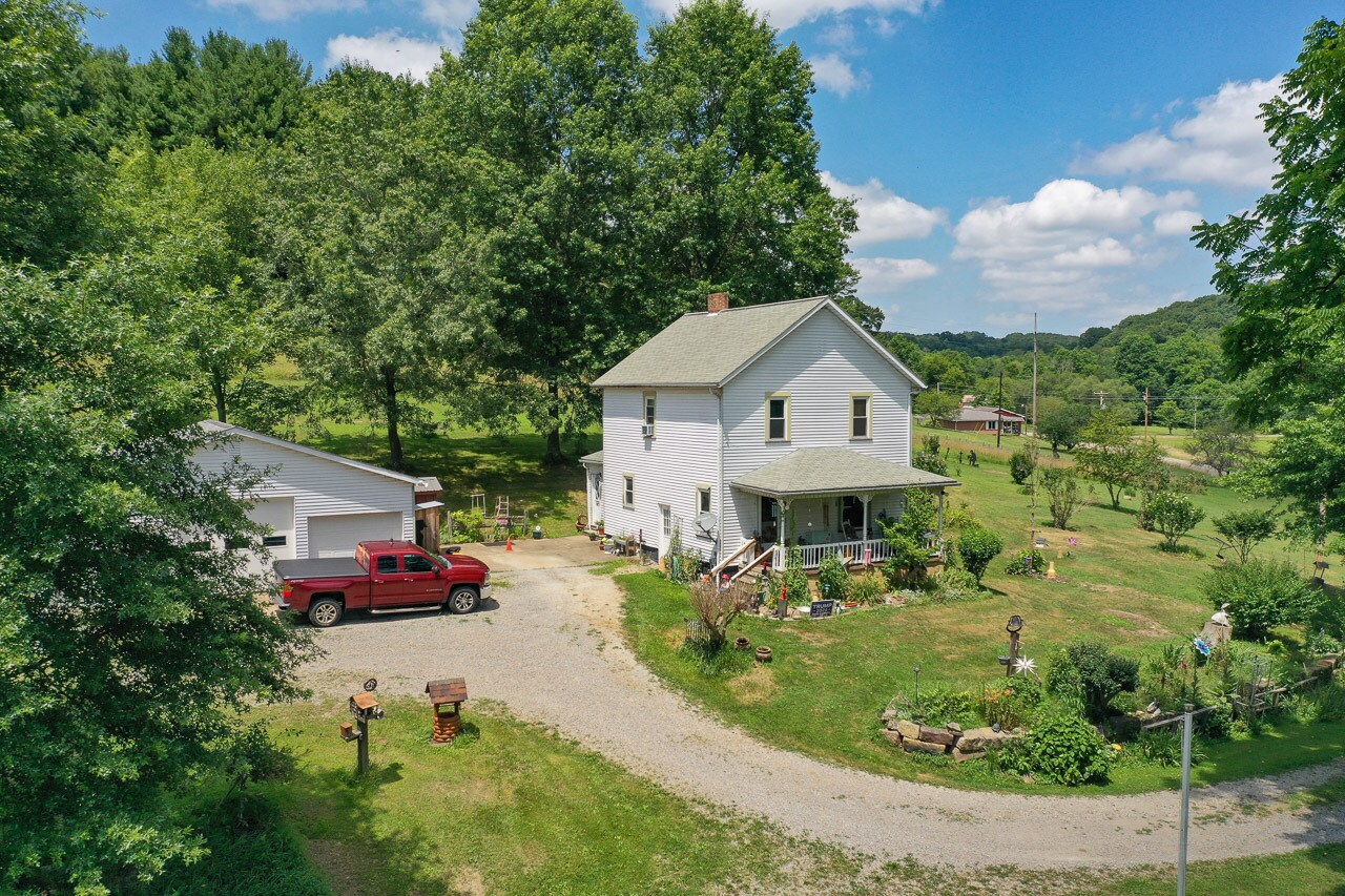 1728 Tall Timber Rd NE, New Philadelphia, OH for Sale